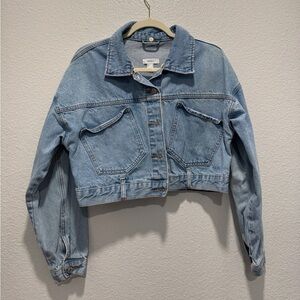 Forever 21 Light blue denim cropped jacket size Medium
